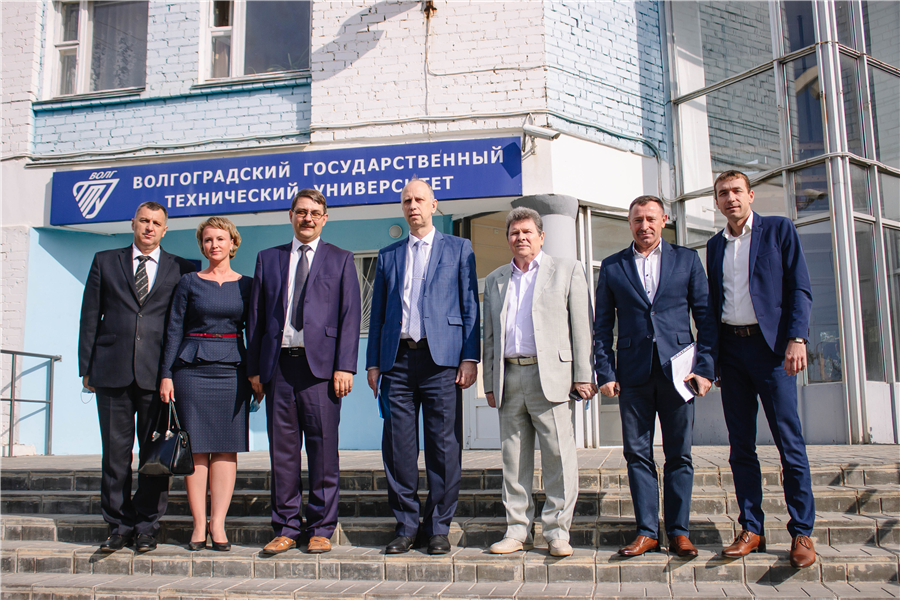 Фамилия ректора